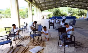 Lao động giúp trị liệu cho học viên cai nghiện ma túy