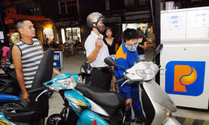 Mua xăng dầu thời cách mạng 4.0: Không lo hết xăng và hết tiền