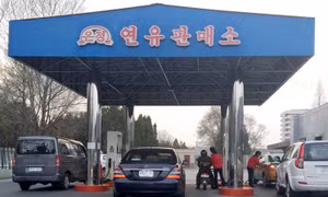 Giữa căng thẳng trên Bán đảo Triều Tiên, giá xăng ở Bình Nhưỡng tăng 83% trong 3 ngày