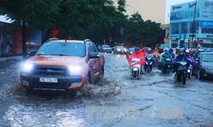 Đêm 2/9, mưa và dông bao trùm các khu vực trong cả nước