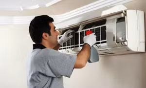 Mẹo nhỏ giúp bảo vệ máy lạnh trong mùa mưa