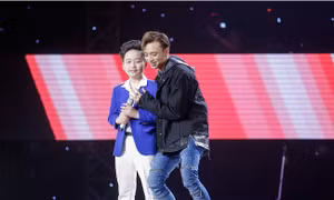 The Voice Kids 2017: 'Bạch Mã' Duy Linh làm bừng sáng sân khấu tập 1