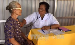 Nghỉ hưu trước tuổi vì lý do sức khỏe, thủ tục thế nào?
