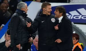 HLV Jose Mourinho ‘phản pháo’ các CĐV Chelsea