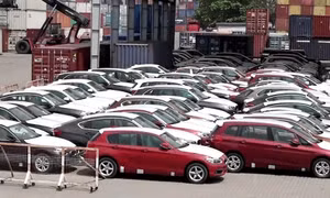 Vì sao hơn 600 xe BMW nhập khẩu vẫn chưa được thông quan? 