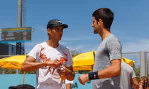 Rafael Nadal vượt qua chứng viêm tai, Bouchard bất ngờ thắng Kerber bị chấn thương