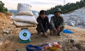 Khởi tố các đối tượng vận chuyển, tàng trữ vật liệu nổ và hàng hóa nhập lậu 