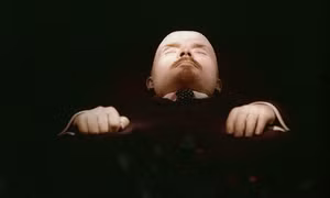 'Khoác áo mới' cho lãnh tụ Lenin