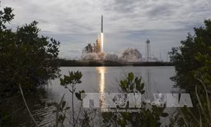 SpaceX đưa thành công 10 vệ tinh viễn thông lên quỹ đạo