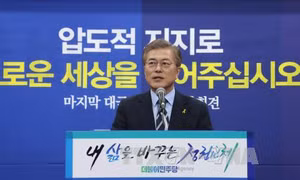 Bầu cử tổng thống Hàn Quốc: Ông Moon Jae-in dẫn đầu thăm dò ngoài phòng bỏ phiếu