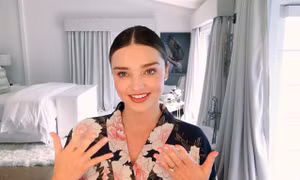 'Thiên thần' Miranda Kerr hướng dẫn tự trang điểm cho đám cưới