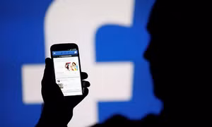 Bé gái bị hiếp dâm phát trực tiếp trên Facebook, 40 người xem không ai báo cảnh sát