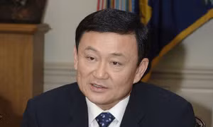 Em gái vừa bỏ trốn, cựu Thủ tướng Thái Lan Thaksin xuất hiện trên Twitter 