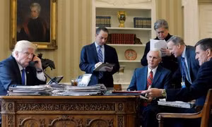 Xuất hiện tình tiết bất ngờ về mối liên hệ giữa chiến dịch tranh cử của ông Trump với Nga