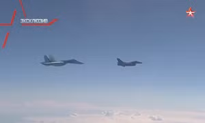 Su-27 Nga đuổi chiến đấu cơ NATO bám theo máy bay chở Bộ trưởng Quốc phòng Shoigu