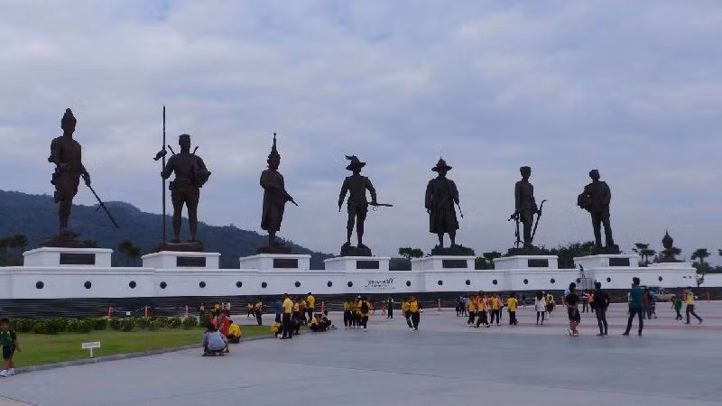 Thái Lan bắt giữ 2 thủ lĩnh chủ chốt phe Áo Đỏ ảnh 1