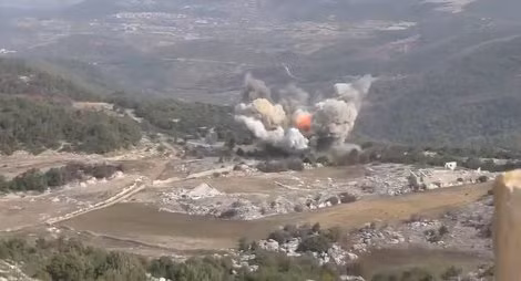 Máy bay Nga “giã nát” khủng bố tại Syria ảnh 1