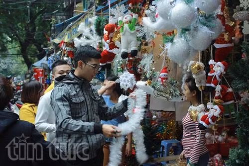Hà Nội náo nhiệt chuẩn bị Noel sớm ảnh 2