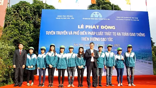 Nâng cao ý thức ATGT trên cao tốc Nội Bài-Lào Cai ảnh 1