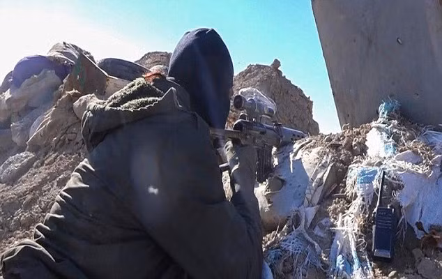 IS khoe xe tăng, súng hiện đại cướp từ quân đội Iraq ảnh 3