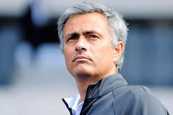 HLV Mourinho bị sa thải tại Chelsea ảnh 1