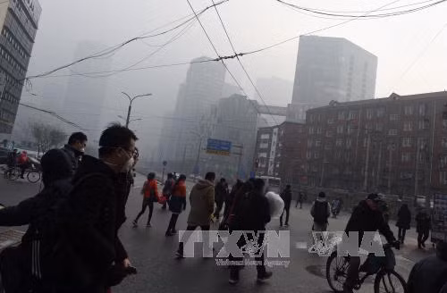Trung Quốc lại báo động "đỏ" ô nhiễm khói mù ở thủ đô ảnh 1