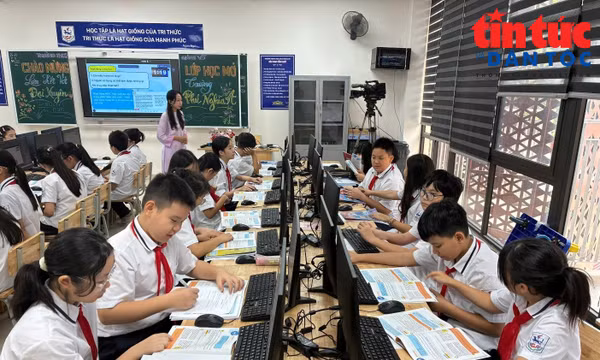 Từ Tin học đến mô hình lớp học mở không khoảng cách