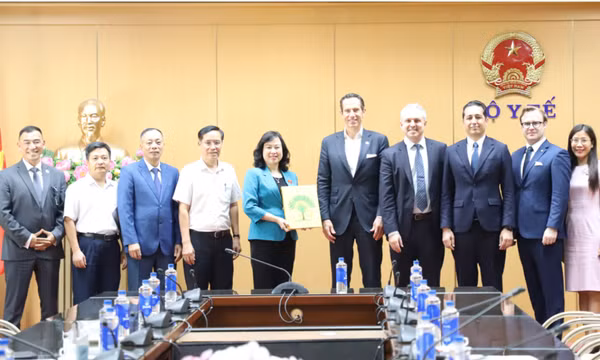 Bộ trưởng Đào Hồng Lan tiếp Tổng Giám đốc Điều hành Tập đoàn DKSH