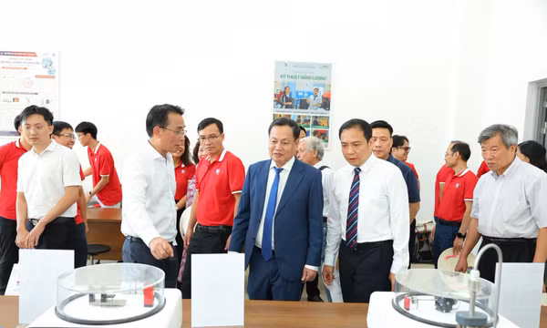 Đưa khoa học công nghệ vào đời sống bằng tinh thần làm chủ tập thể