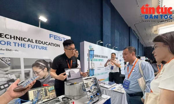 Trải nghiệm AI và kết nối đối tác giáo dục toàn cầu