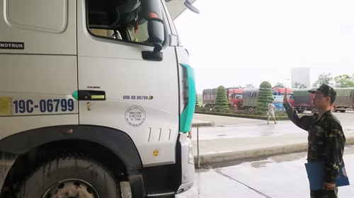 Thủ tướng Chính phủ cho phép kéo dài thời gian thông quan tại cửa khẩu quốc tế Kim Thành (Lào Cai)