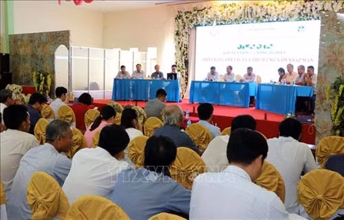 Sóc Trăng: Diễn đàn “Biện pháp canh tác lúa thích ứng xâm nhập mặn”
