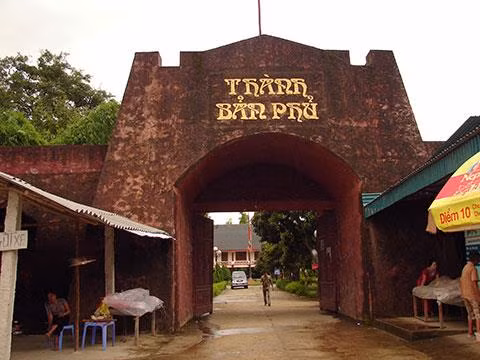 Di tích cấp Quốc gia Thành Bản Phủ (Điện Biên) bị xâm hại nghiêm trọng