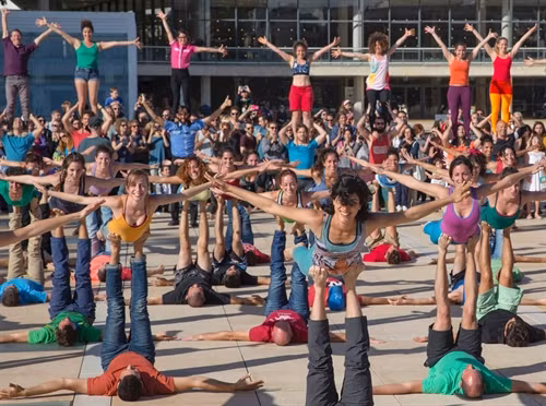 Màn trình diễn lập kỷ lục thế giới nhiều người tập Yoga đối kháng nhất