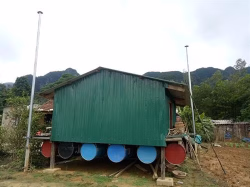 Quảng Bình xây dựng 58 nhà bè vượt lũ cho người dân xã Tân Hóa
