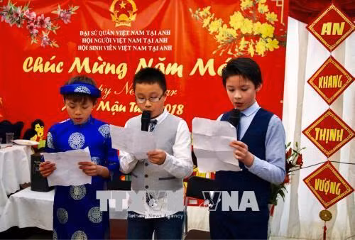 Chung tay gìn giữ ngôn ngữ cội nguồn (Bài 2)