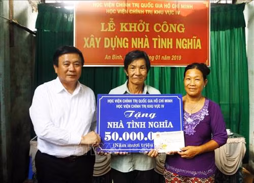  Xây dựng nhà tình nghĩa tặng gia đình Liệt sỹ tại Cần Thơ