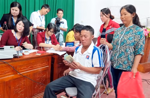 Hà Tĩnh: Chi trả tiền cho người dân bị ảnh hưởng bởi sự cố môi trường biển