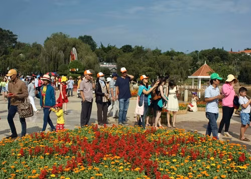 Nhiều du khách chọn Đà Lạt để tránh nóng trong dịp nghỉ lễ 30/4 - 1/5