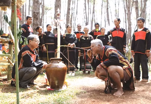 Lễ cầu mùa của người Ê Đê