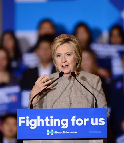 Bầu cử Mỹ 2016: Cựu Ngoại trưởng Mỹ H.Clinton đề xuất tăng thuế nhằm vào giới thượng lưu