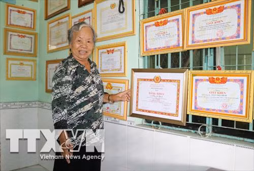 “Bà Chích ve chai”- nữ cán bộ hưu trí với nhiều việc làm thiện nguyện