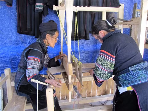 Nghề truyền thống giúp dân thoát nghèo