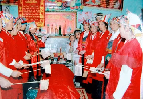 Độc đáo lễ quạt ma người Mường Bi ở Hòa Bình