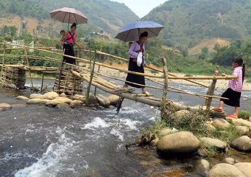 Du khách “ùn ùn” tìm đến Nà Khương