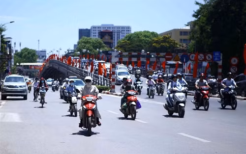 Bắc Bộ oi nóng, Tây Nguyên và Nam Bộ đề phòng thời tiết nguy hiểm