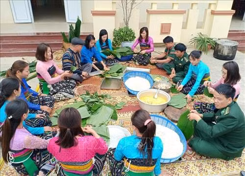 Ấm áp tình hữu nghị Việt - Lào nơi vùng cao Quan Sơn