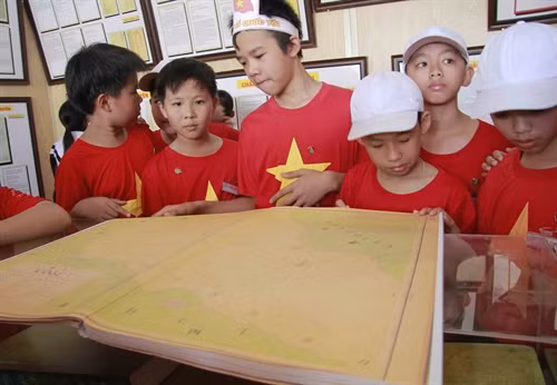 Triển lãm “Hoàng Sa, Trường Sa của Việt Nam - Những bằng chứng lịch sử và pháp lý” tại Lâm Đồng