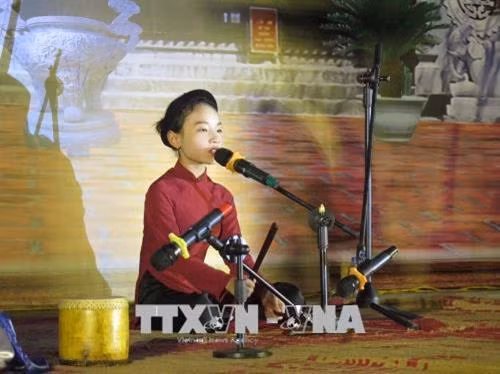 Nuôi dưỡng tình yêu ca trù cho lớp trẻ
