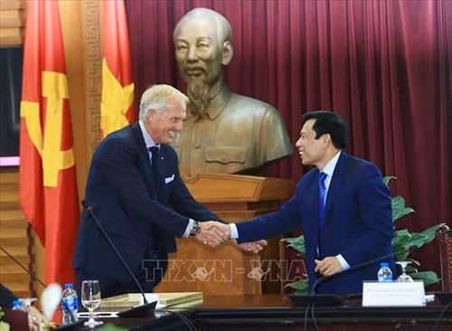 Bổ nhiệm Tay golf huyền thoại thế giới Greg Norman làm Đại sứ Du lịch Việt Nam